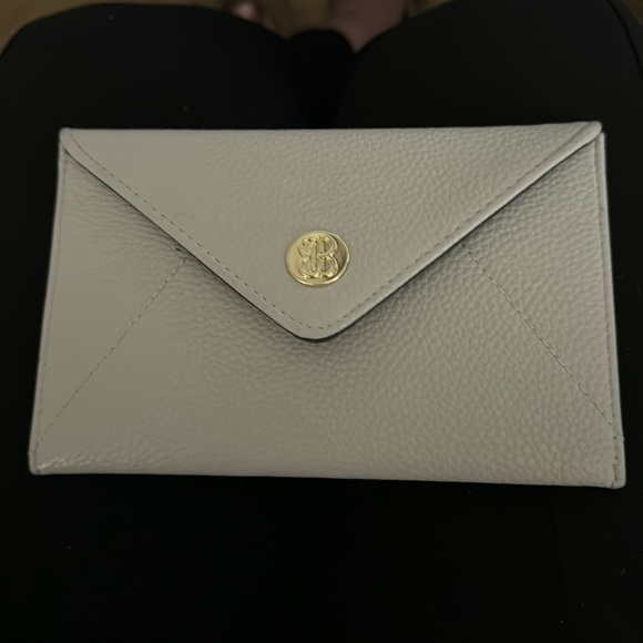 NWOT Bandolino light gray leather envelope card case / wallet - Picture 1 of 4